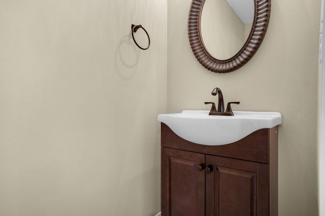 194 Wainwright Drive, Crestview, FL 32539