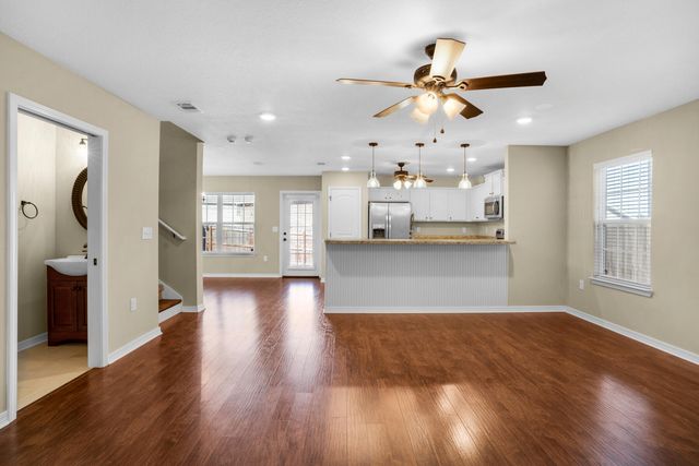 194 Wainwright Drive, Crestview, FL 32539