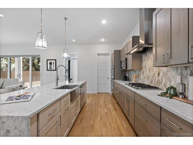1560 S Monroe St, Denver, CO 80210