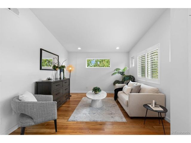 1560 S Monroe St, Denver, CO 80210