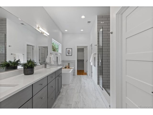 1560 S Monroe St, Denver, CO 80210