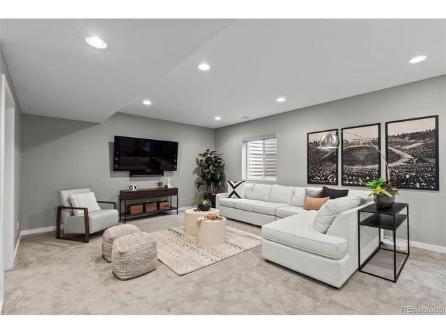 1560 S Monroe St, Denver, CO 80210