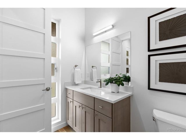 1560 S Monroe St, Denver, CO 80210