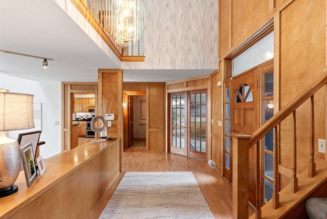 702 Haddonstone PLACE, Mequon, WI 53092