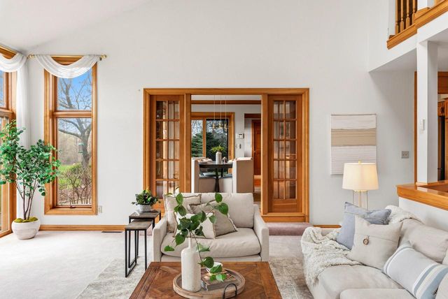702 Haddonstone PLACE, Mequon, WI 53092