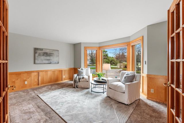 702 Haddonstone PLACE, Mequon, WI 53092
