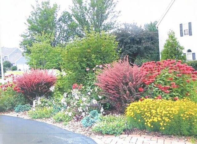 702 Haddonstone PLACE, Mequon, WI 53092