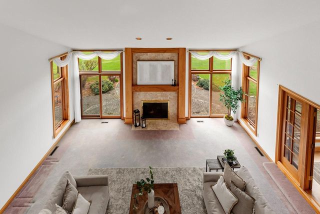 702 Haddonstone PLACE, Mequon, WI 53092