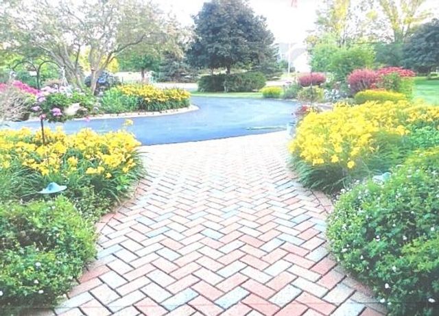 702 Haddonstone PLACE, Mequon, WI 53092