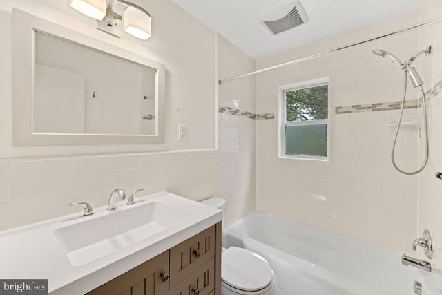 3613 N KENSINGTON ST, Arlington, VA 22207