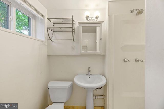3613 N KENSINGTON ST, Arlington, VA 22207