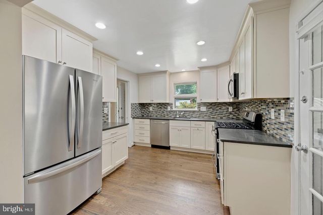 3613 N KENSINGTON ST, Arlington, VA 22207