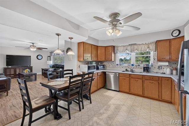 4956 Theiss Road, St Louis, MO 63128