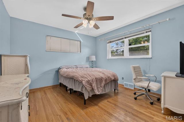4956 Theiss Road, St Louis, MO 63128