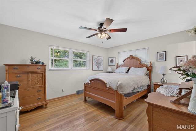 4956 Theiss Road, St Louis, MO 63128