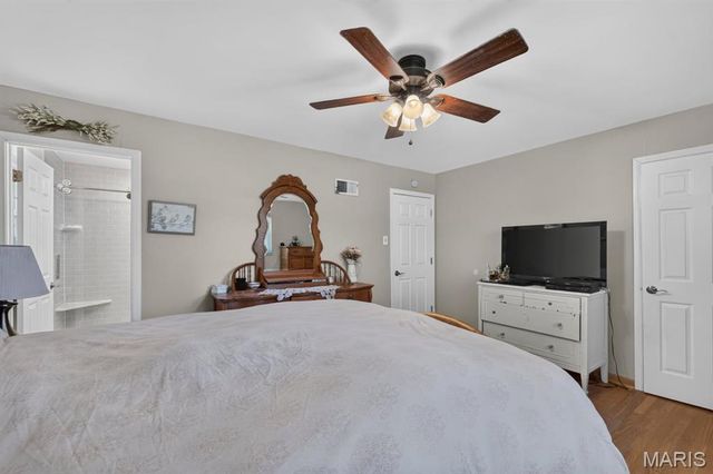 4956 Theiss Road, St Louis, MO 63128