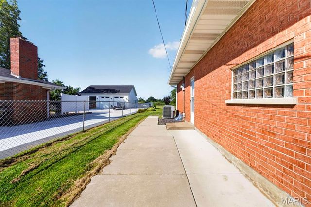 4956 Theiss Road, St Louis, MO 63128