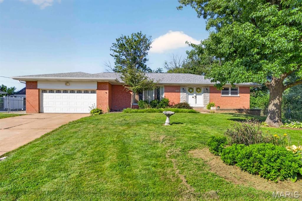 4956 Theiss Road, St Louis, MO 63128