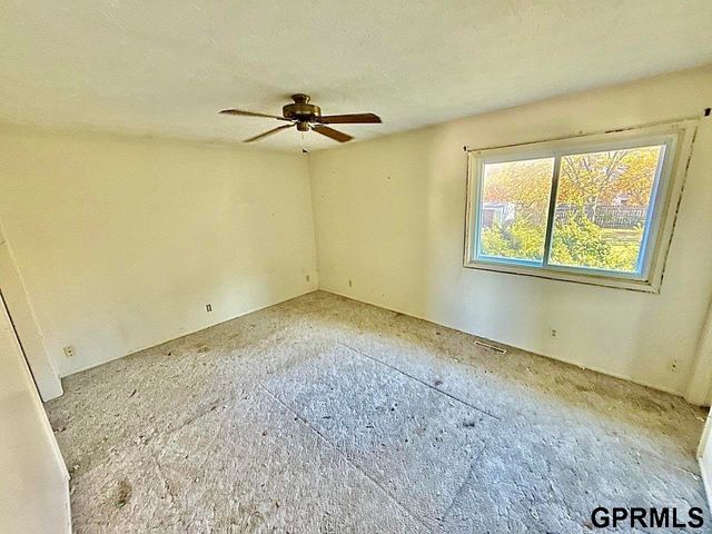 3302 E Dutchman Circle, Bellevue, NE 68123