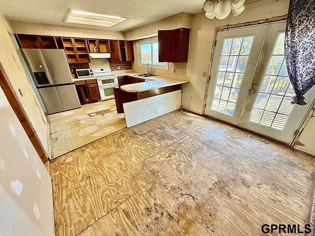 3302 E Dutchman Circle, Bellevue, NE 68123