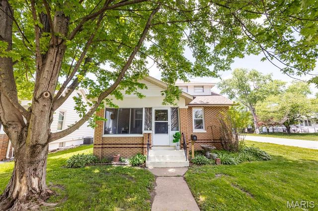 411 N Lincoln Avenue, O'fallon, IL 62269