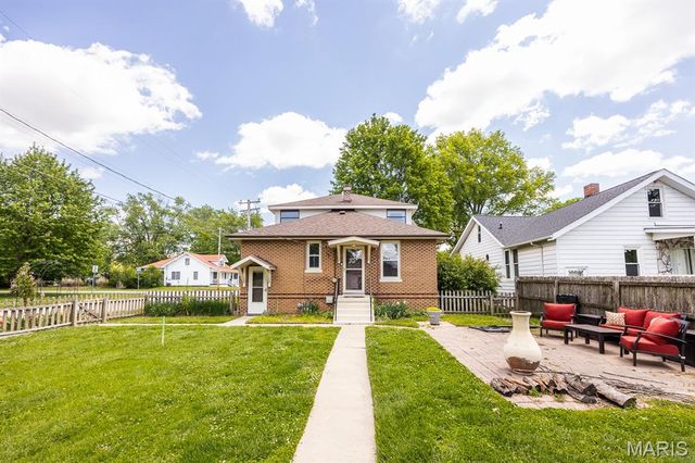 411 N Lincoln Avenue, O'fallon, IL 62269