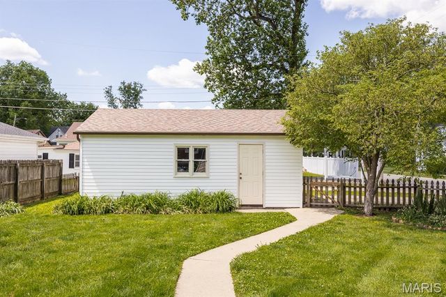 411 N Lincoln Avenue, O'fallon, IL 62269