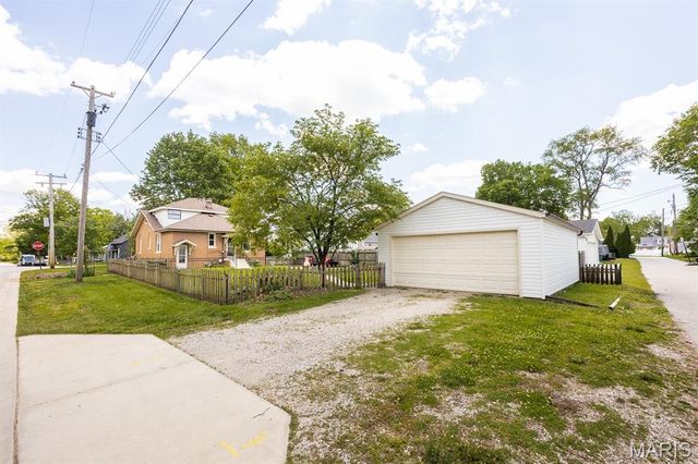 411 N Lincoln Avenue, O'fallon, IL 62269