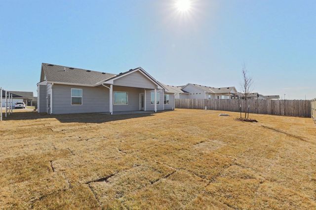 596 W Long Path Ct, Goddard, KS 67052