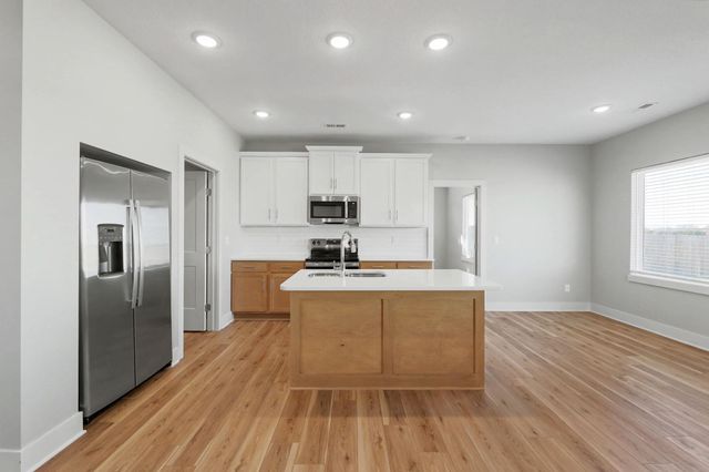 596 W Long Path Ct, Goddard, KS 67052