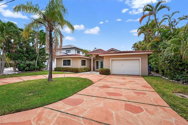 317 S Riverside Dr, Pompano Beach, FL 33062