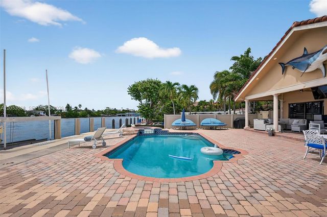 317 S Riverside Dr, Pompano Beach, FL 33062