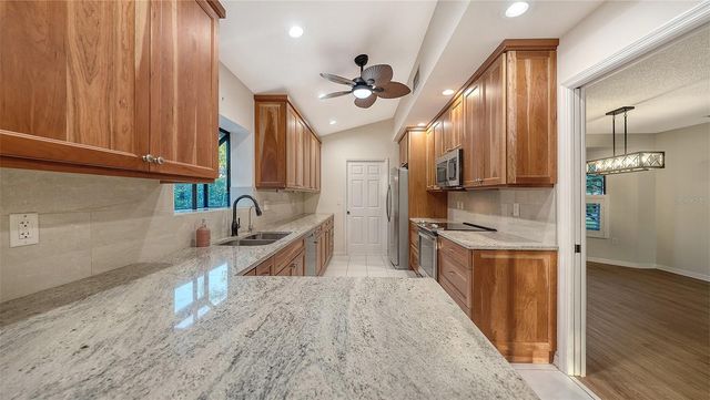 7363 OAK MOSS DRIVE 33, Sarasota, FL 34241