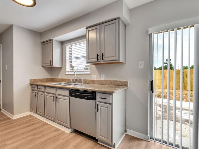 4003 Swinden Drive, Houston, TX 77066
