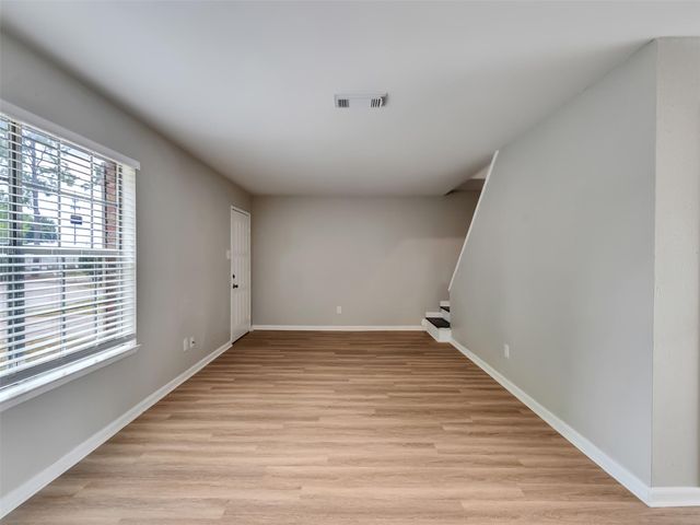 4003 Swinden Drive, Houston, TX 77066
