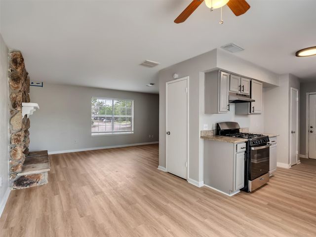 4003 Swinden Drive, Houston, TX 77066