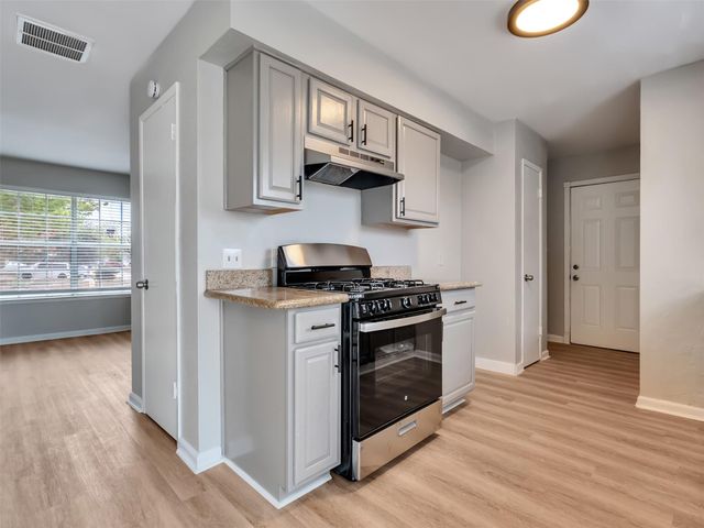 4003 Swinden Drive, Houston, TX 77066