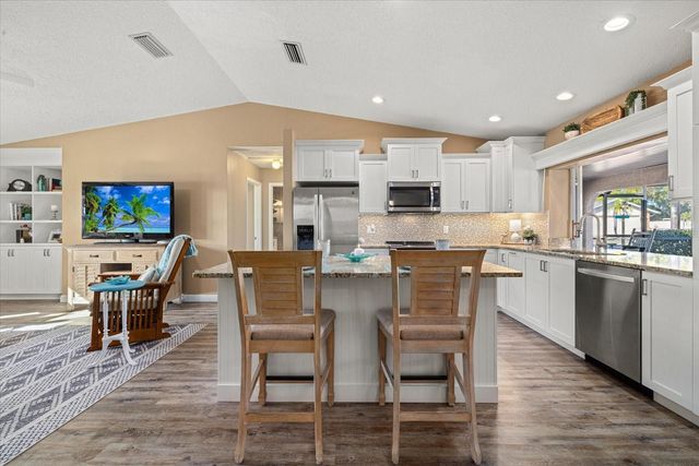 800 CHURCH STREET, Nokomis, FL 34275