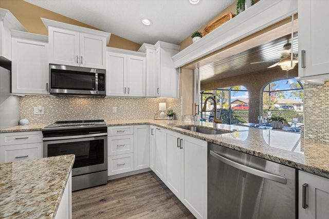 800 CHURCH STREET, Nokomis, FL 34275