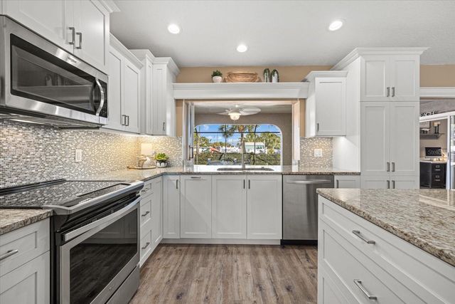 800 CHURCH STREET, Nokomis, FL 34275