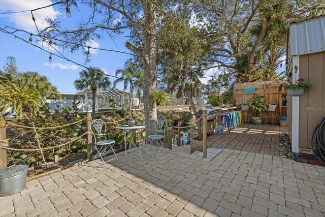 800 CHURCH STREET, Nokomis, FL 34275