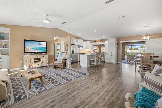 800 CHURCH STREET, Nokomis, FL 34275