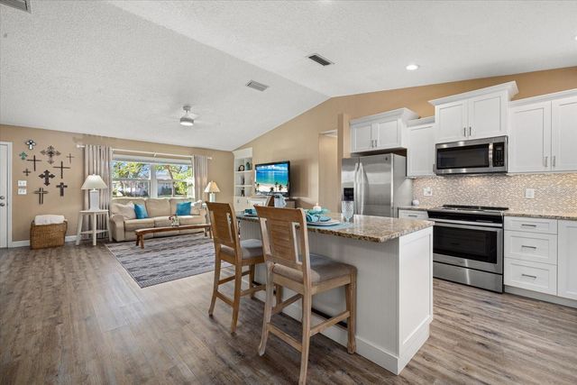 800 CHURCH STREET, Nokomis, FL 34275