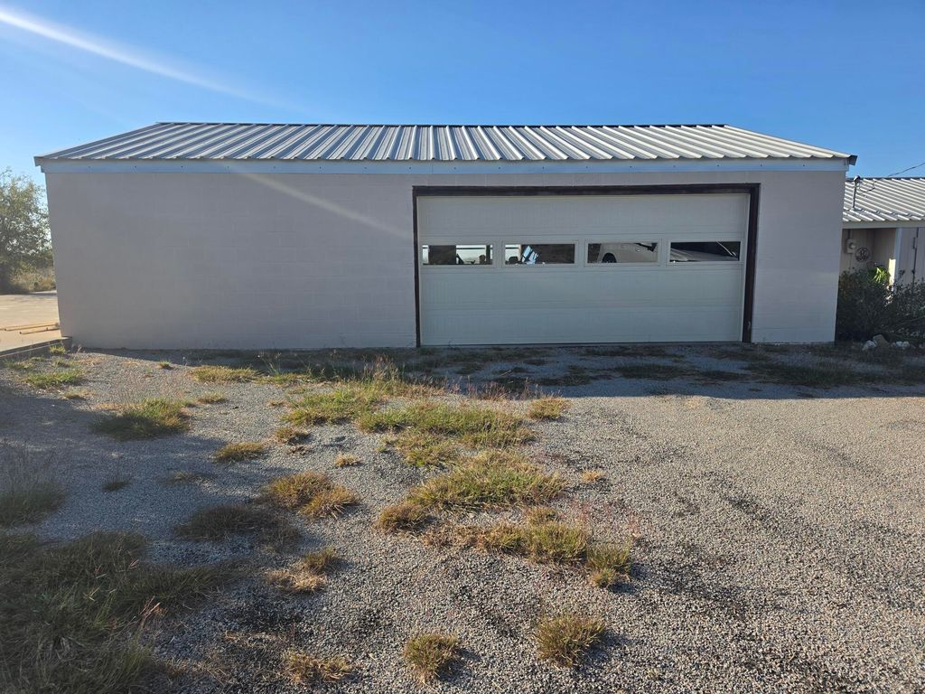 Image 10 of property listing at 7154 Dale Lane, San Angelo, TX 76905