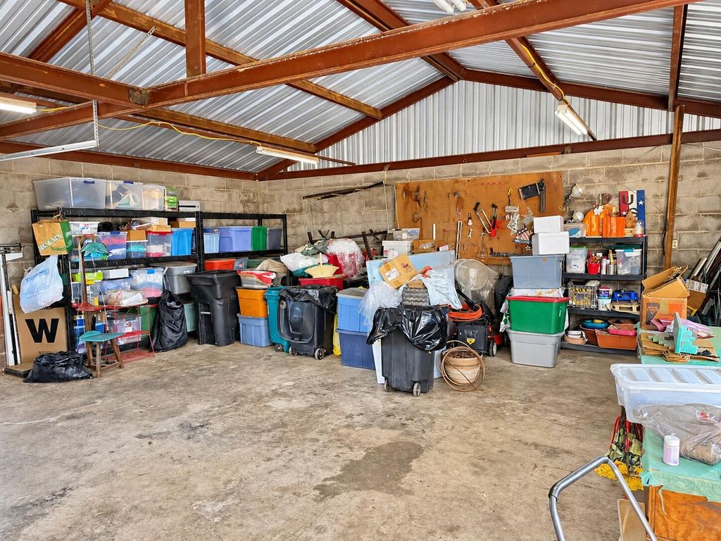 Image 12 of property listing at 7154 Dale Lane, San Angelo, TX 76905