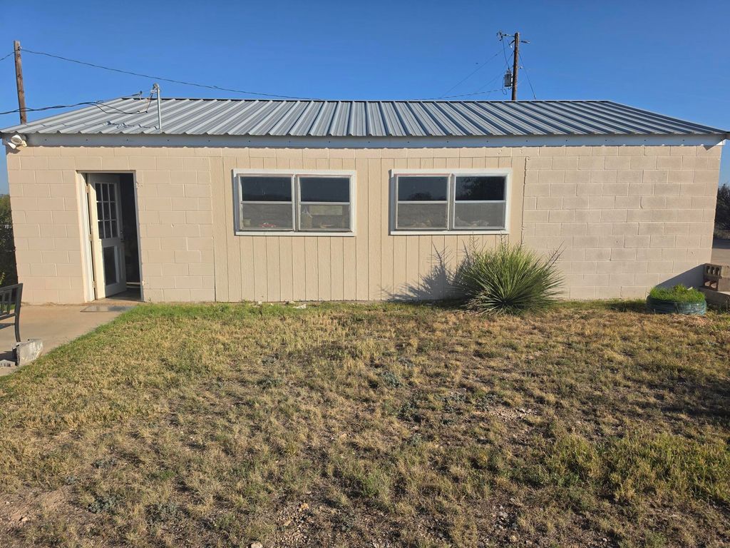 Image 16 of property listing at 7154 Dale Lane, San Angelo, TX 76905