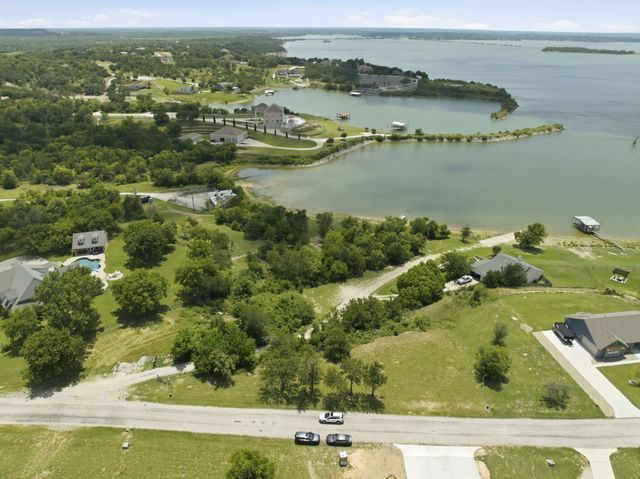 000 Twin Hills Road, Lake Bridgeport, TX 76426
