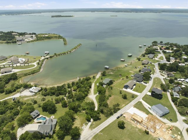 000 Twin Hills Road, Lake Bridgeport, TX 76426