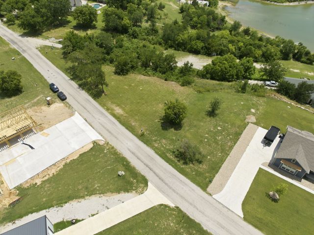 000 Twin Hills Road, Lake Bridgeport, TX 76426