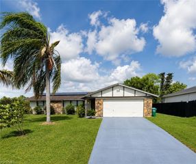 1409 NW 7th PL, Cape Coral, FL 33993